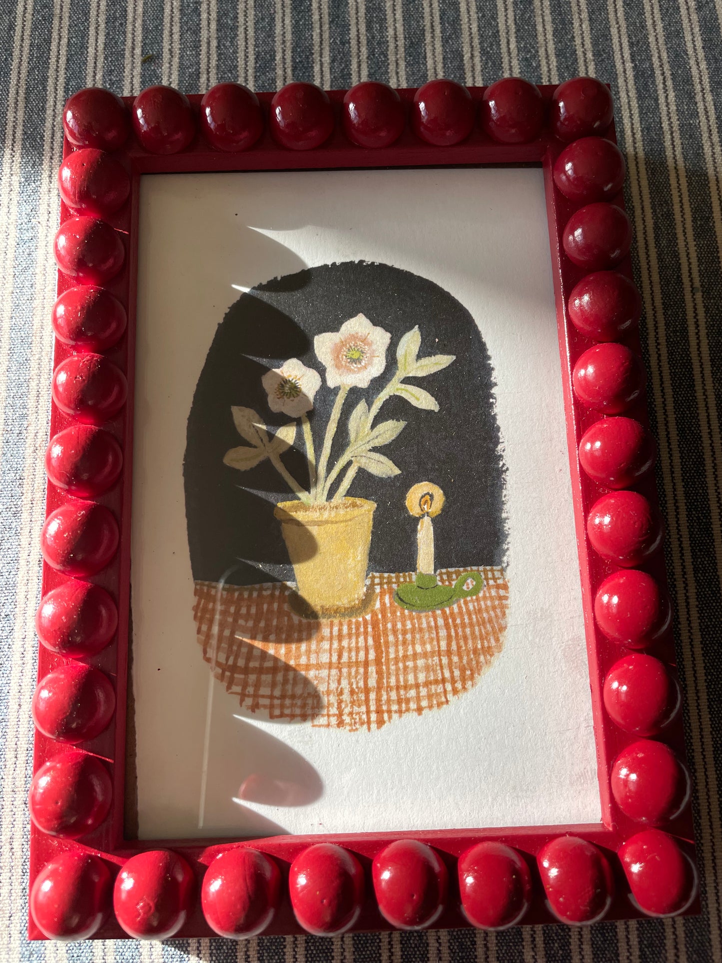 Berry wooden Bobbin Frame with candle print