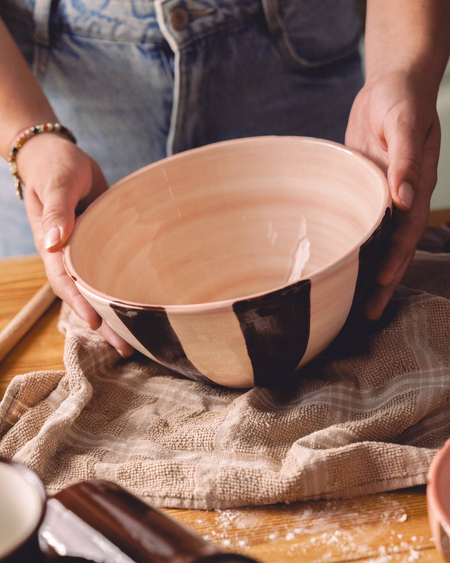 Ceramic salad bowl PINK AND CHOCOLATE BROWN