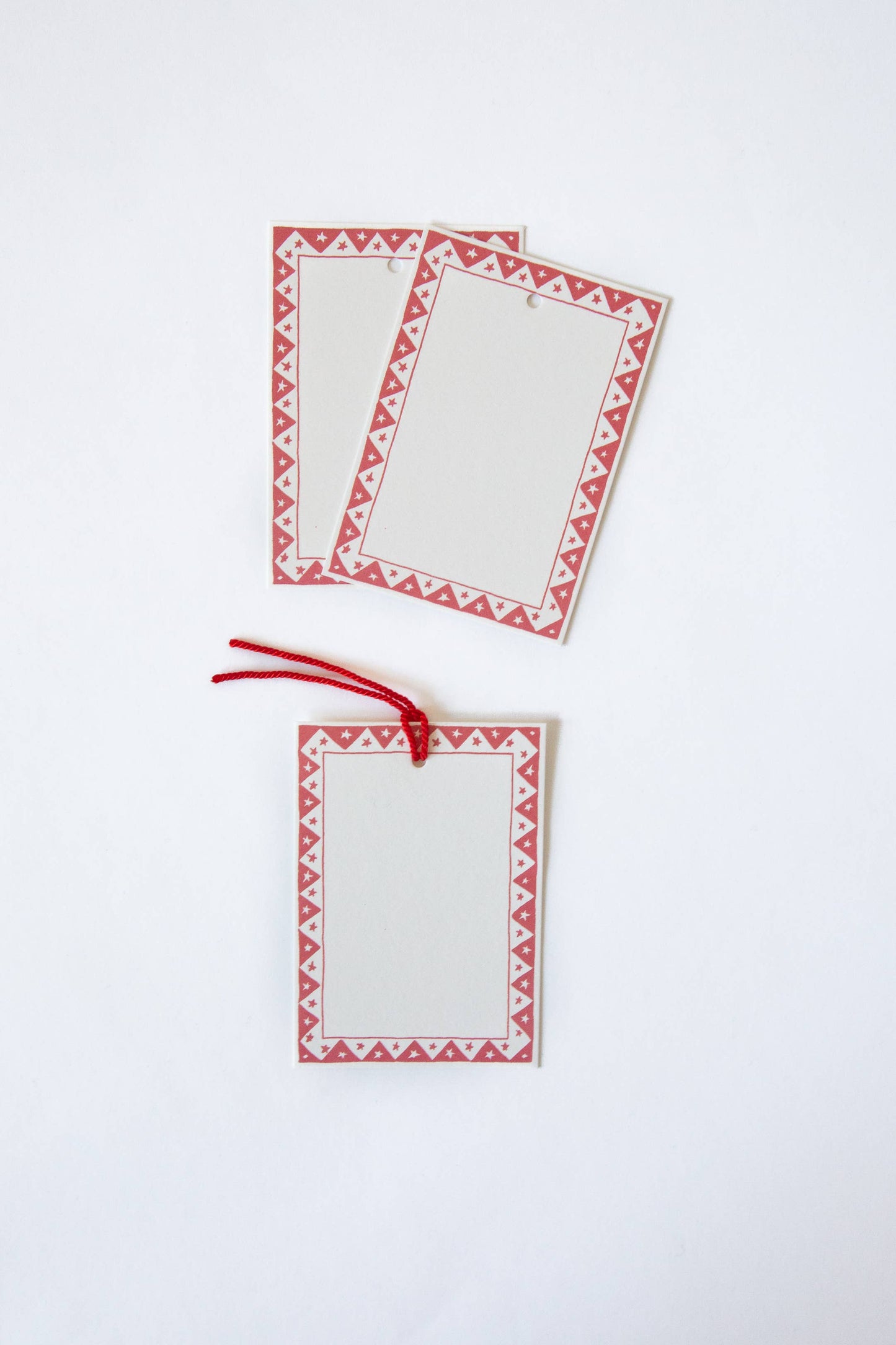 Gift Tags - Set of 8 Red Star Border: Red / Matte