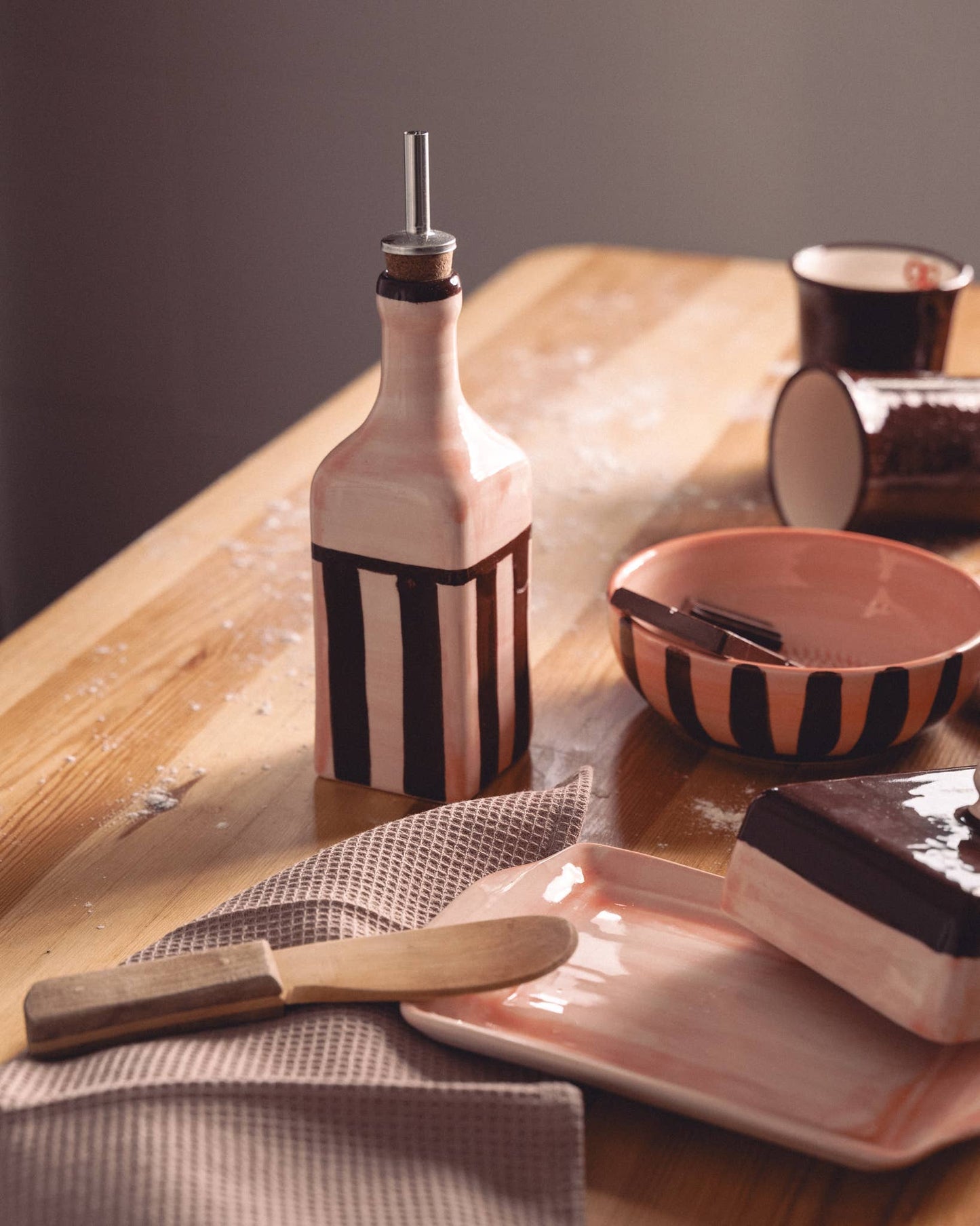 Ceramic Oil Dispenser CHOCOLATE and Pink