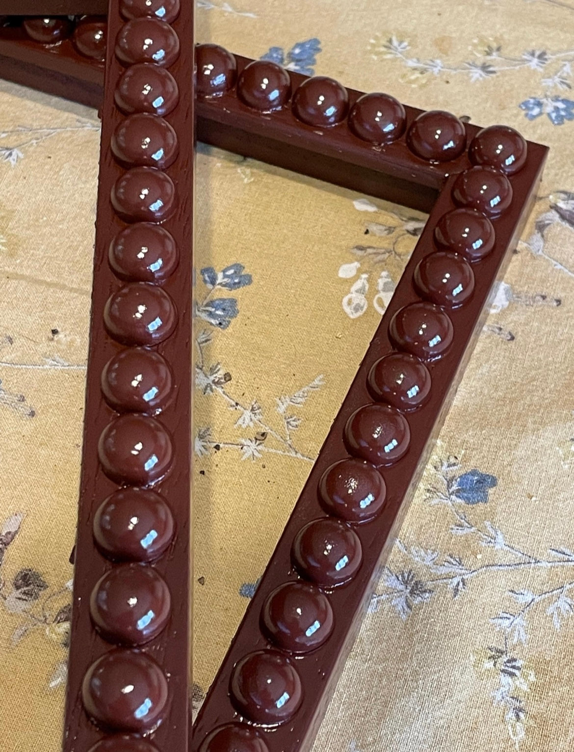 Berry Wooden Bobbin Frame