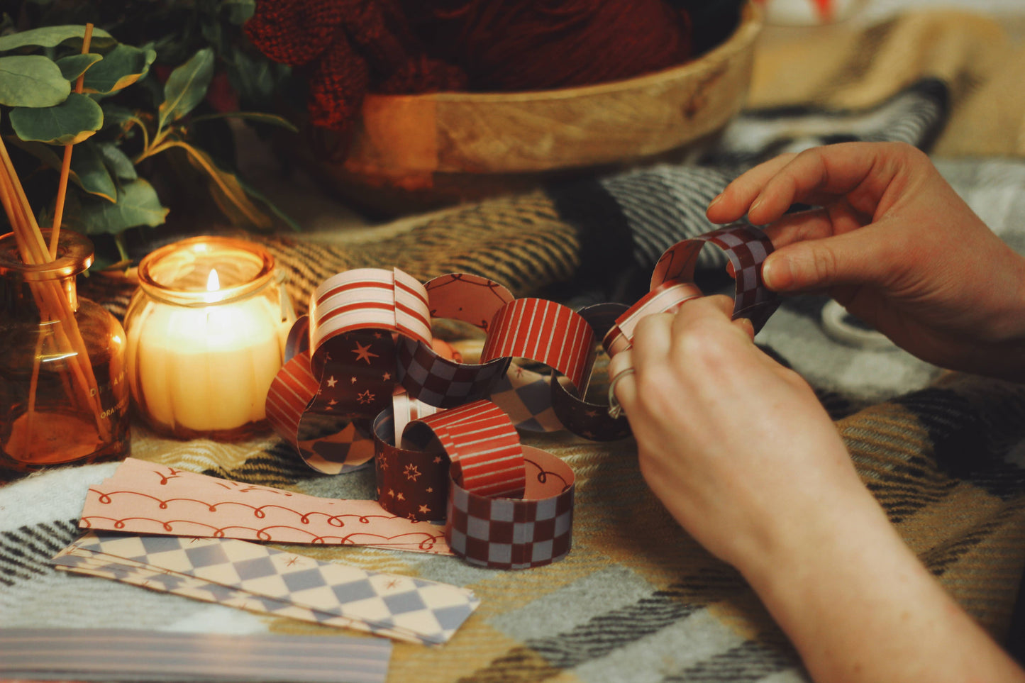 Snuggle Up | Paper Chain Kit Modern Traditional Party Decor