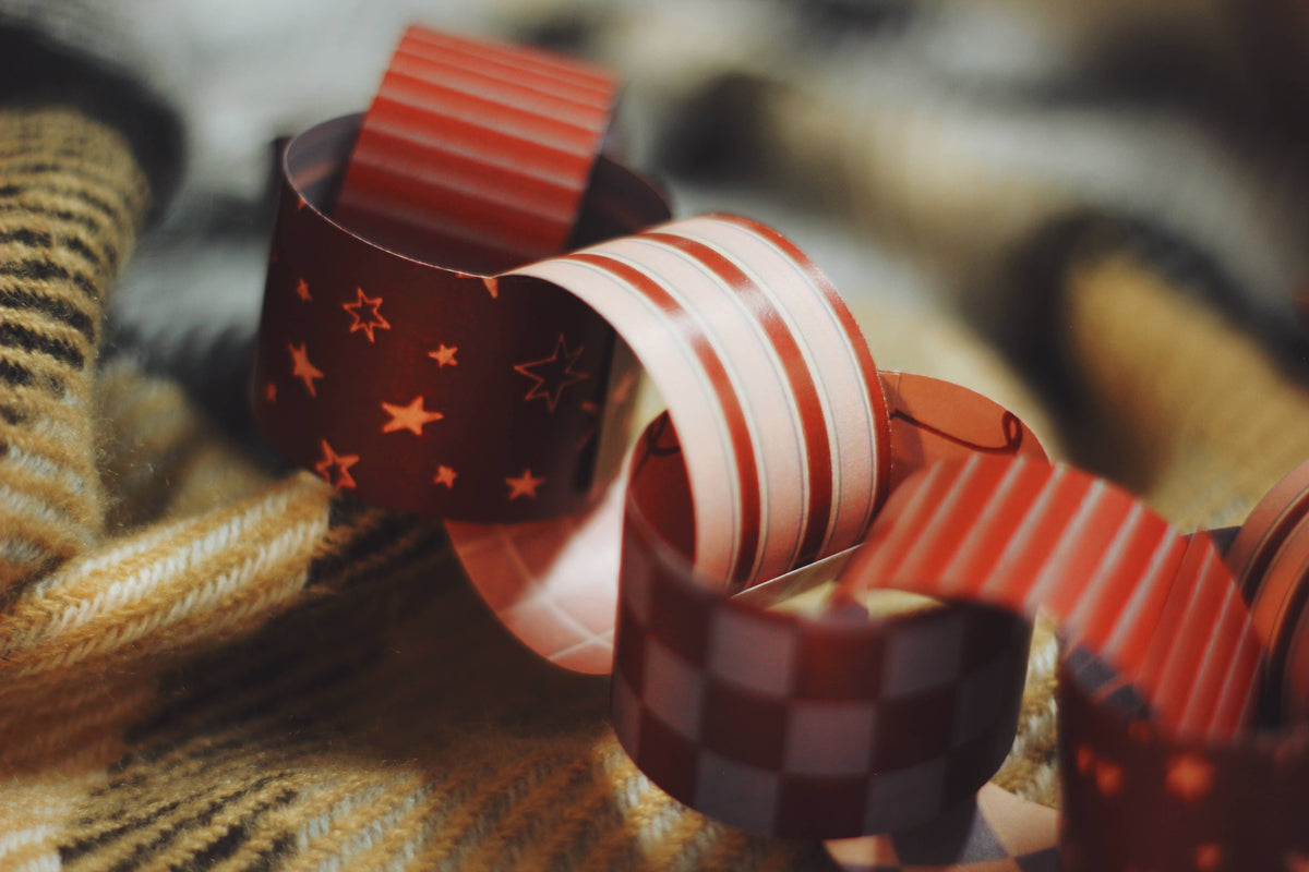 Snuggle Up | Paper Chain Kit Modern Traditional Party Decor