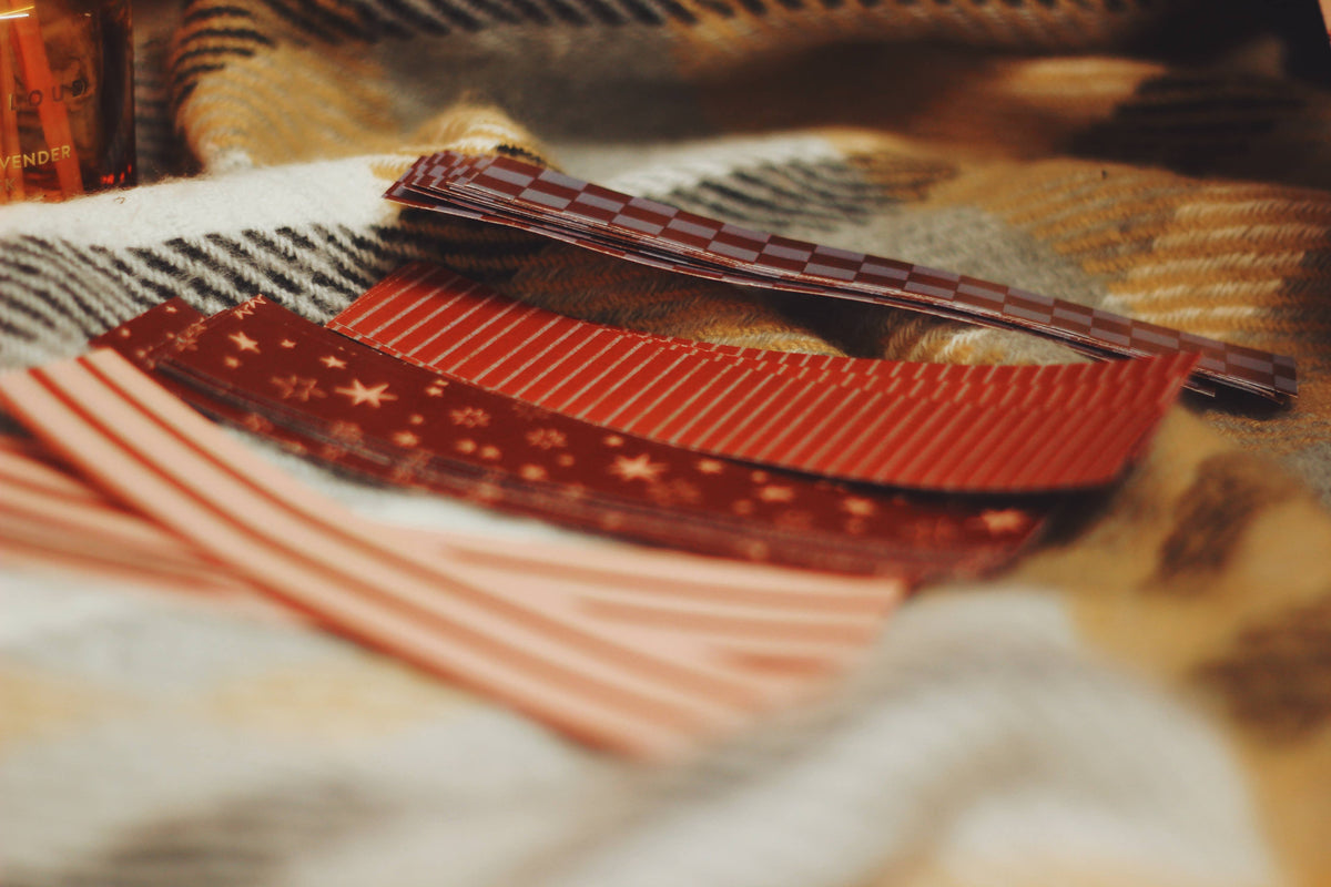 Snuggle Up | Paper Chain Kit Modern Traditional Party Decor