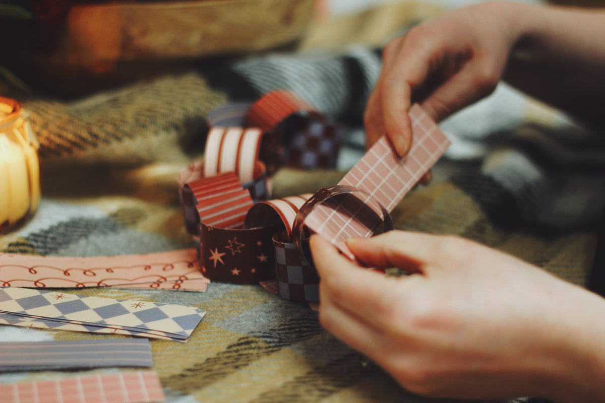 Snuggle Up | Paper Chain Kit Modern Traditional Party Decor