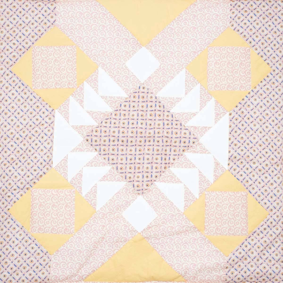 Plaid Aneka - patchwork  blanket/Quilt - flowers - pink - yellow: Patchwork   Large
