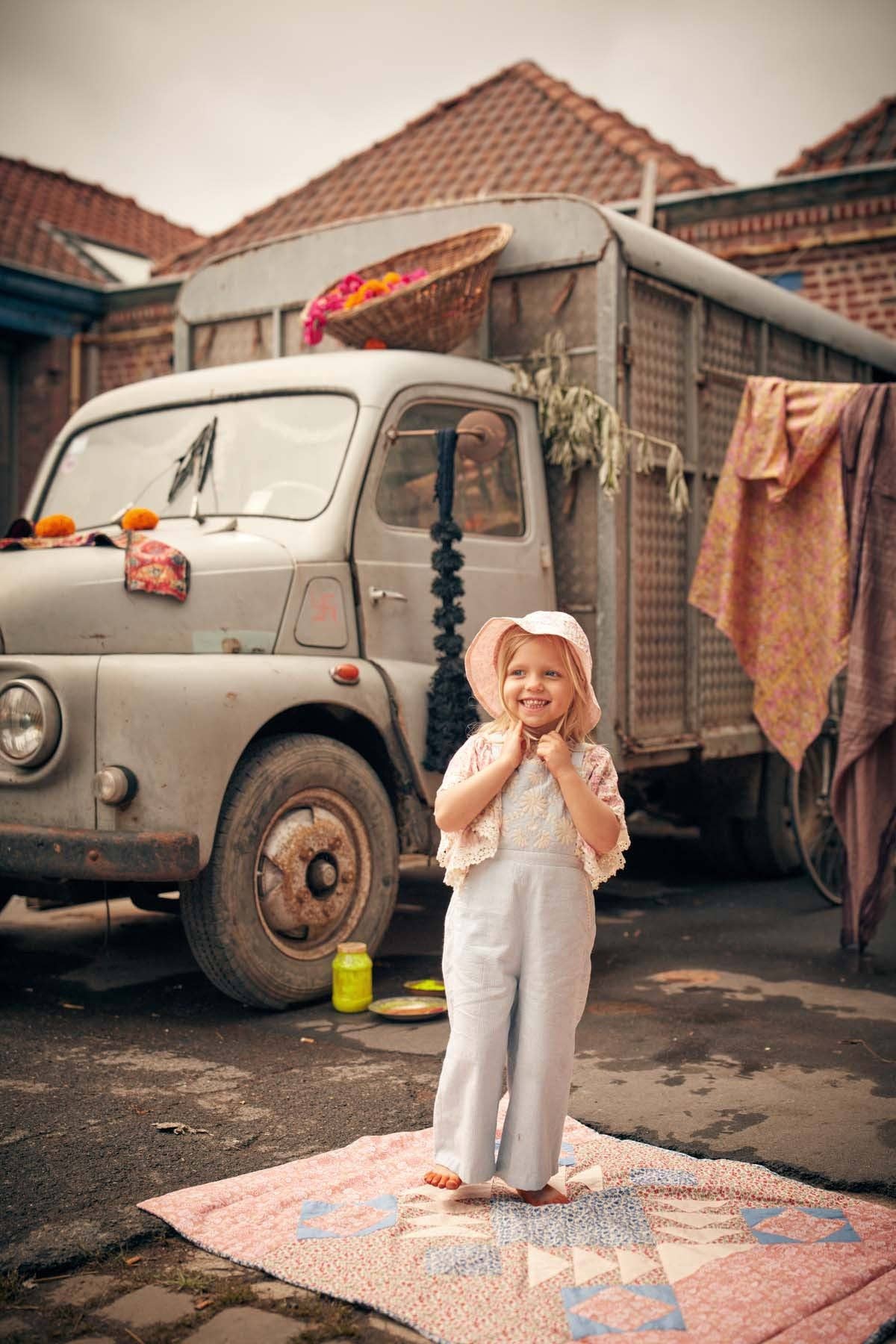 Plaid Aneka - patchwork - flowers - pink - blue - cream: Multicolor Patchwork / M Summer Quilt