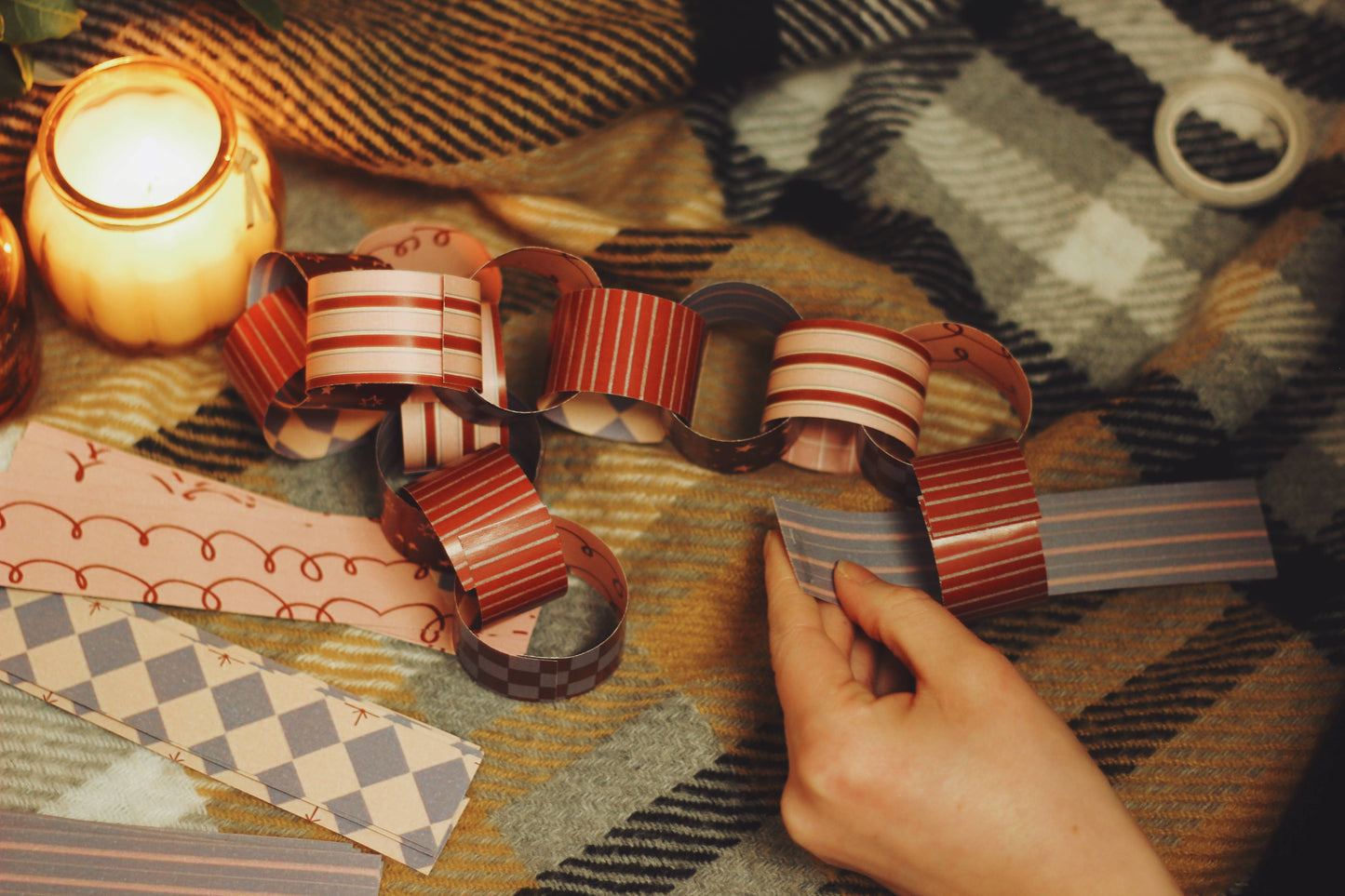 Snuggle Up | Paper Chain Kit Modern Traditional Party Decor