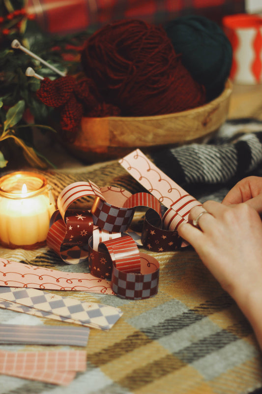 Snuggle Up | Paper Chain Kit Modern Traditional Party Decor